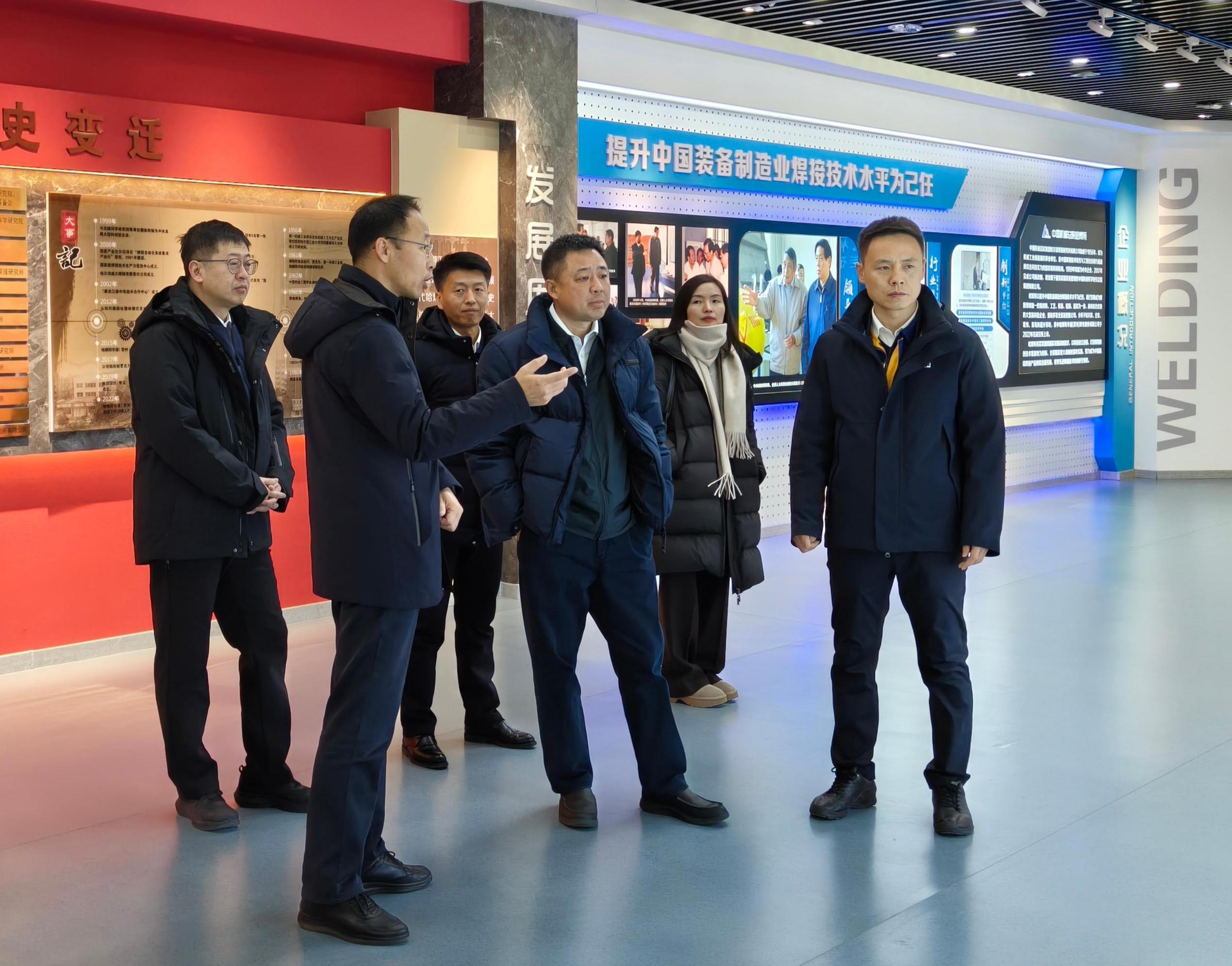 集團黨委書記、董事長秦漢軍率隊調研哈焊所